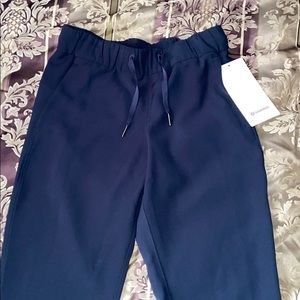 Lululemon on the fly crop woven